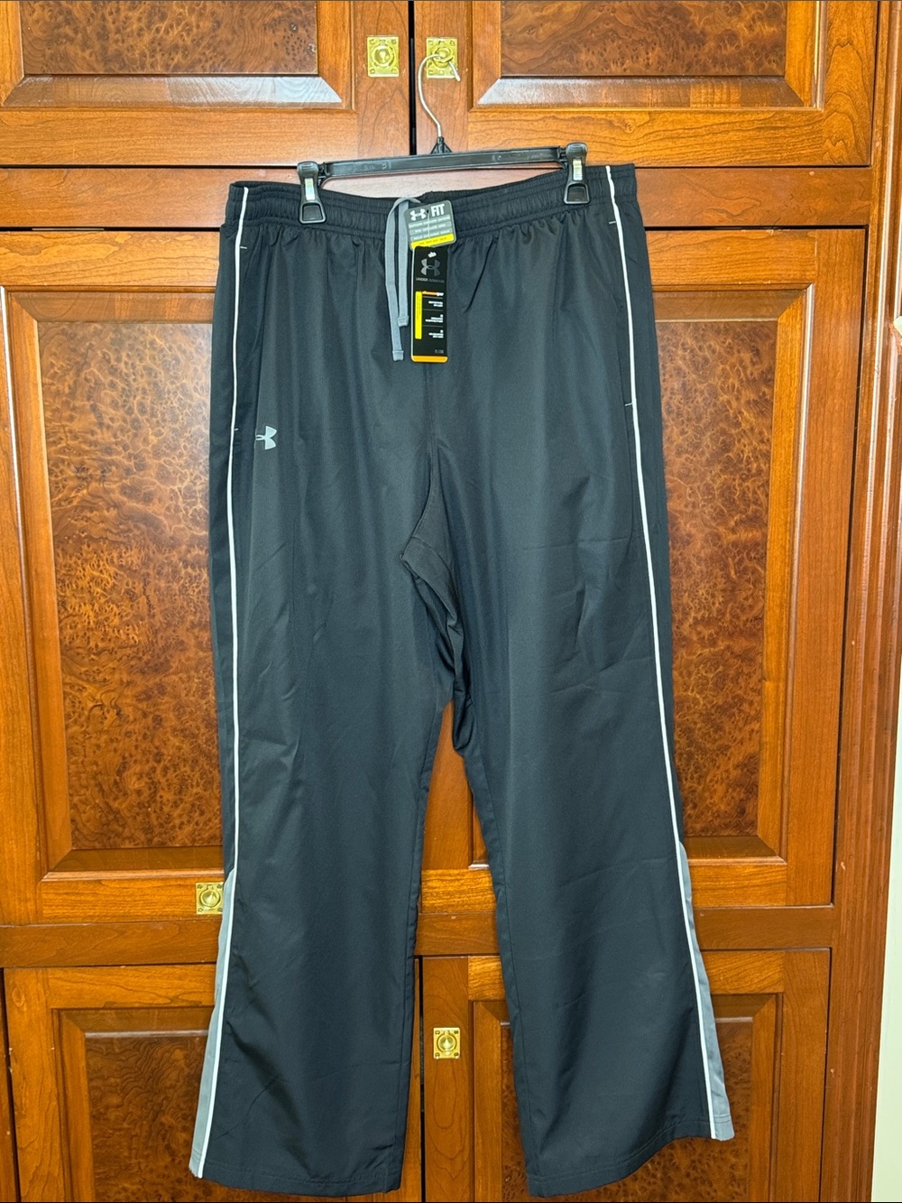 Under Armour Black wind Sweatpants with White Side Piping, NWT, XL